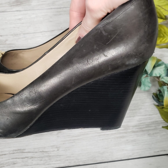 Tory Burch Wedges Black Heels Leather 11 Gold T Logo - Picture 6 of 12